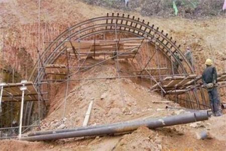 南坤镇钢花管锚杆施工